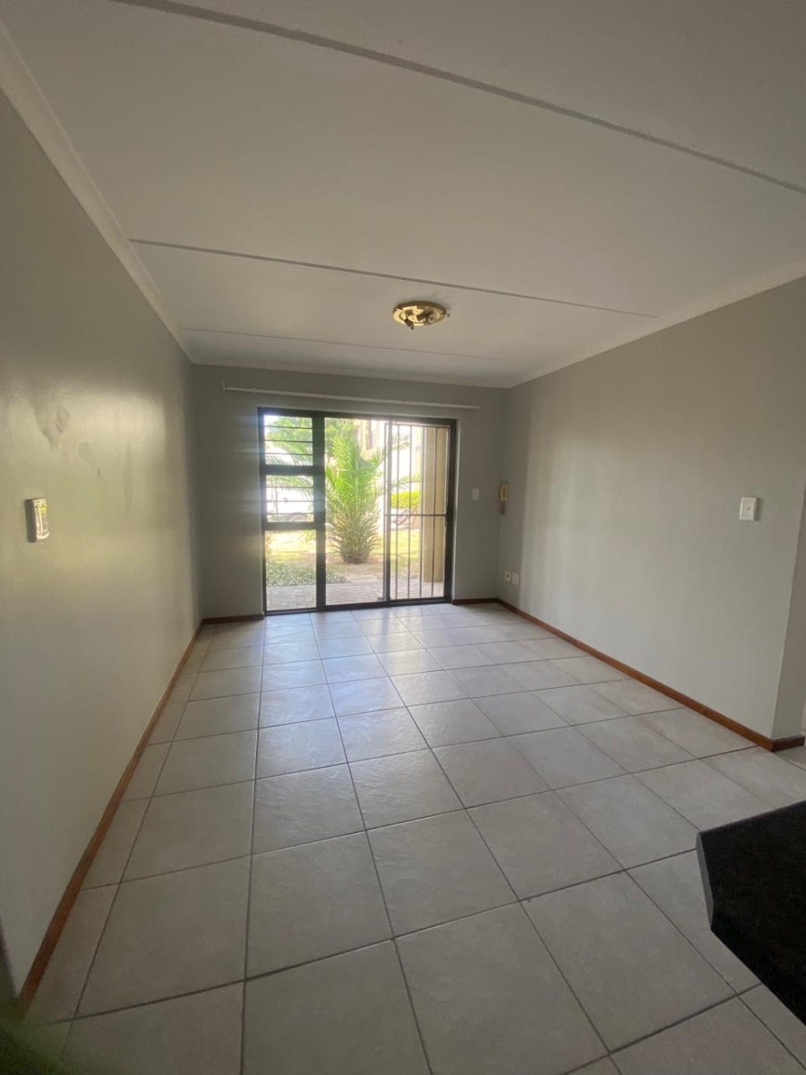 To Let 2 Bedroom Property for Rent in Guldenland Western Cape